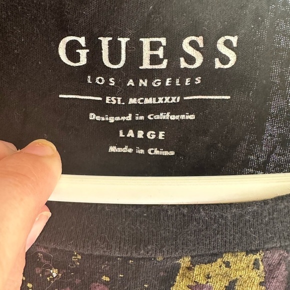 Guess Shirts Guess Basic Graffiti Drop T Shirt Crew Neck - Picture 16 of 16